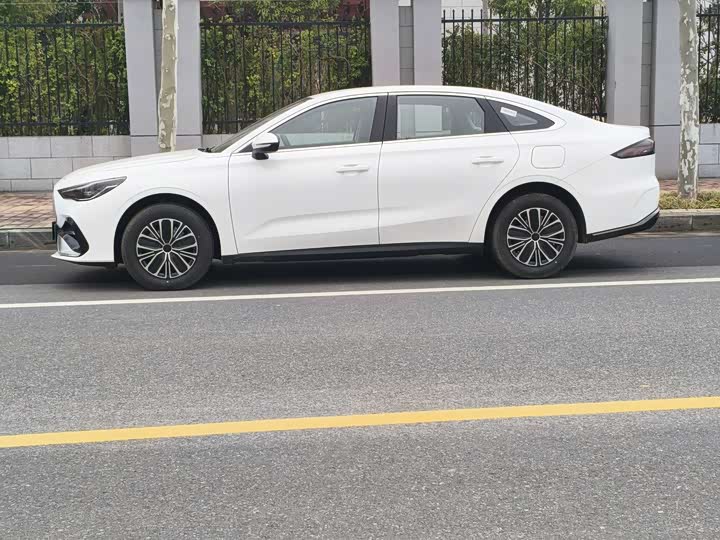 Photo 4 - Geely Galaxy Starshine 6