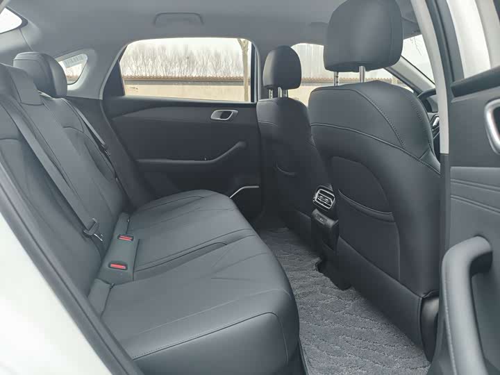 Photo 7 - Geely Galaxy Starshine 6