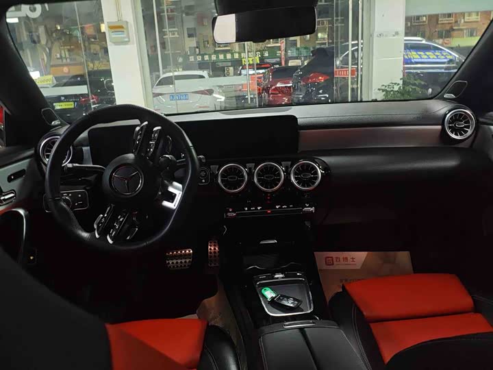 Фото 2 - Mercedes-Benz CLA-Class AMG