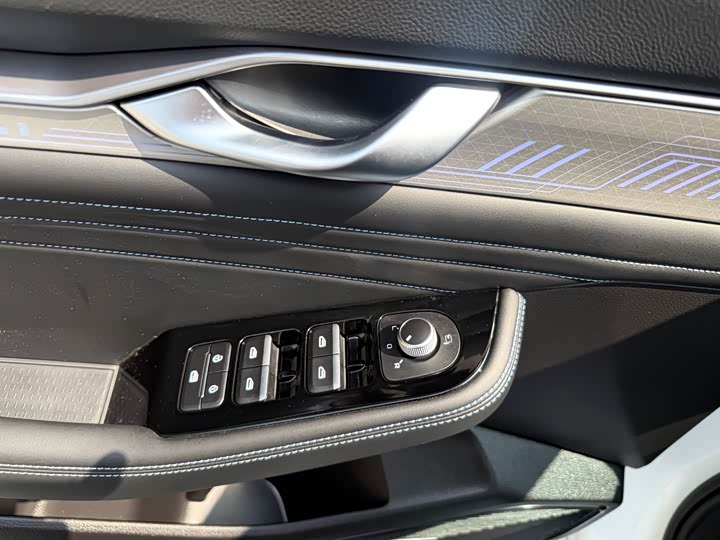 Фото 7 - Geely Preface