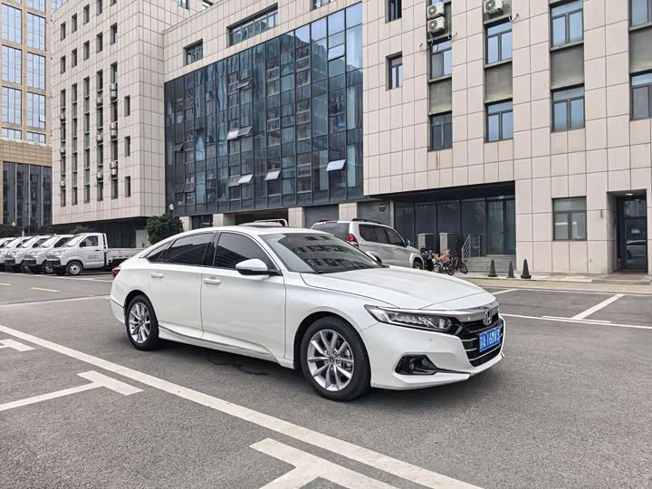 Фото 7 - Honda Accord