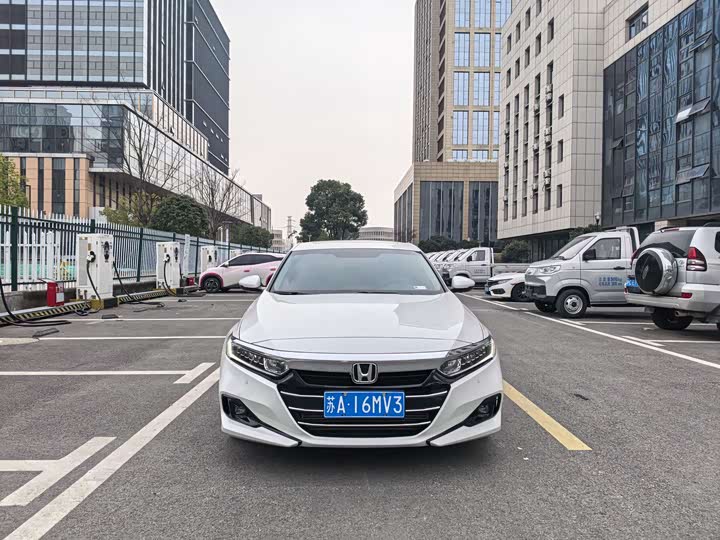 Фото 8 - Honda Accord