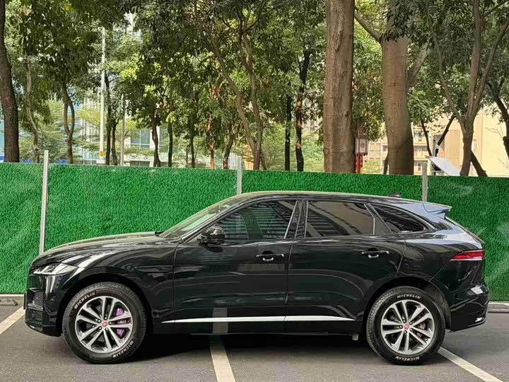 Фото 3 - Jaguar F-Pace