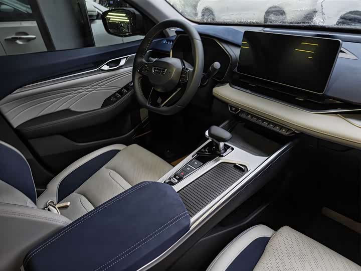 Фото 7 - Geely Preface