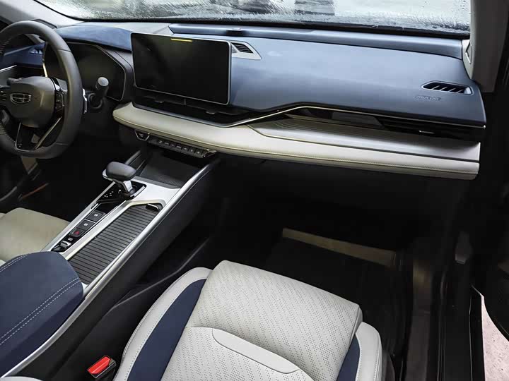 Фото 8 - Geely Preface