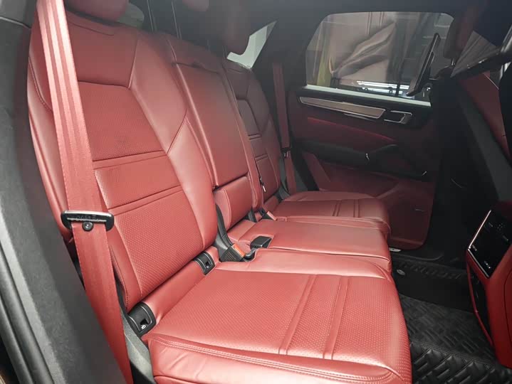 Фото 3 - Porsche Cayenne Hybrid