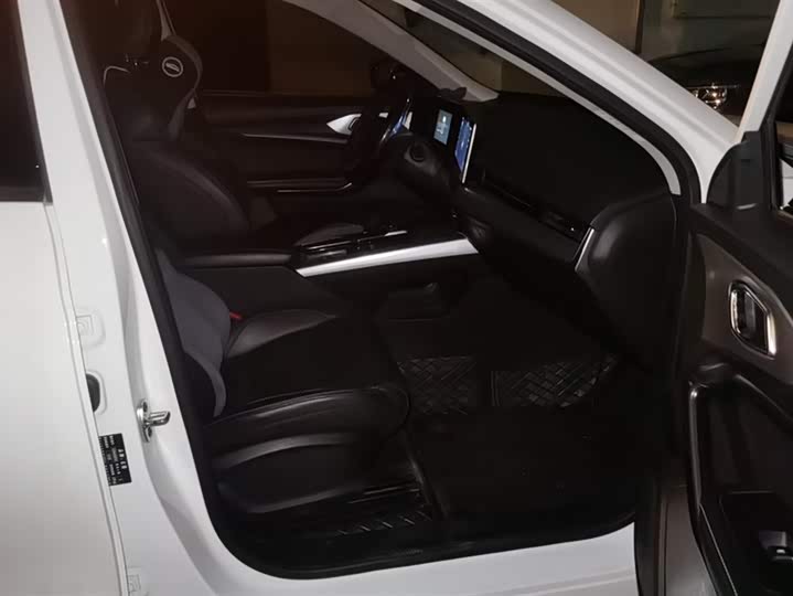 Фото 8 - MG Motor One