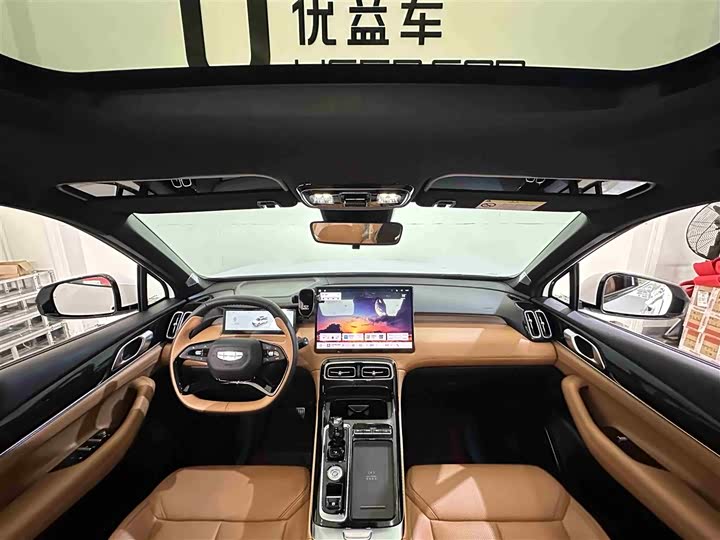 Фото 6 - Geely Atlas L