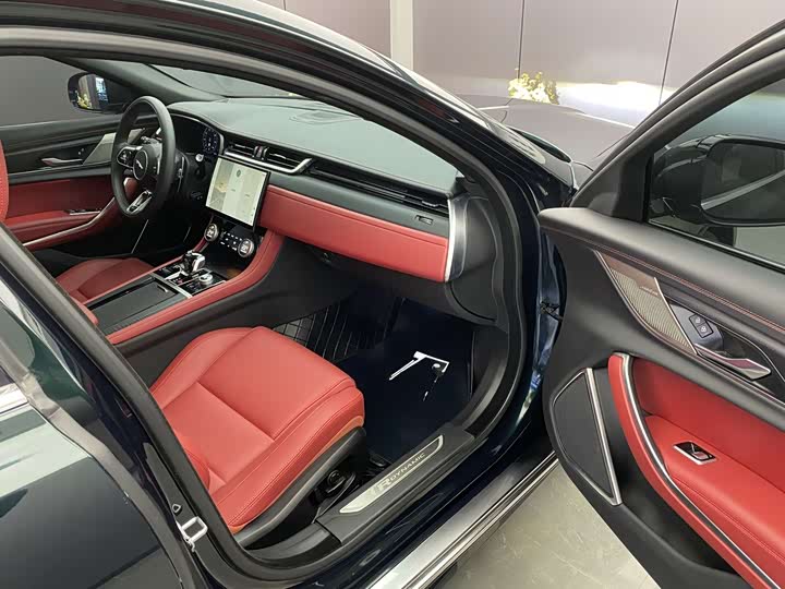 Фото 8 - Jaguar XF L