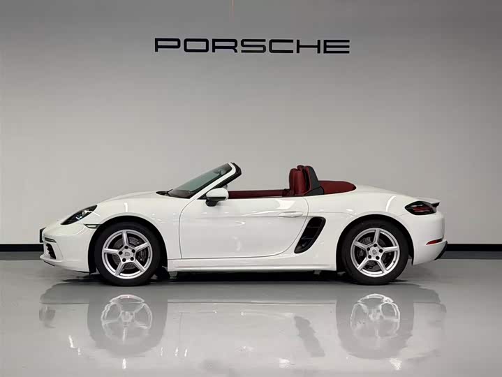 Photo 4 - Porsche 718