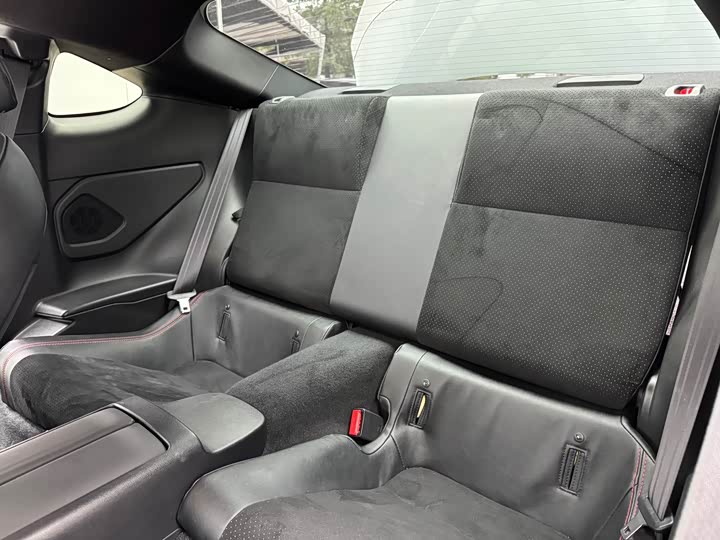 Фото 8 - Subaru BRZ