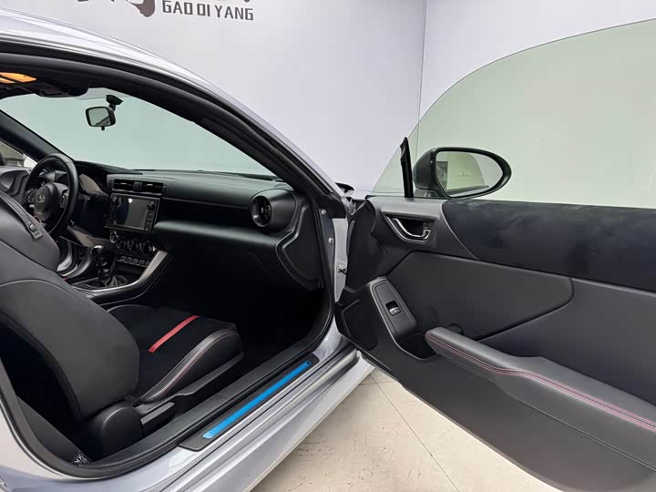 Фото 9 - Subaru BRZ