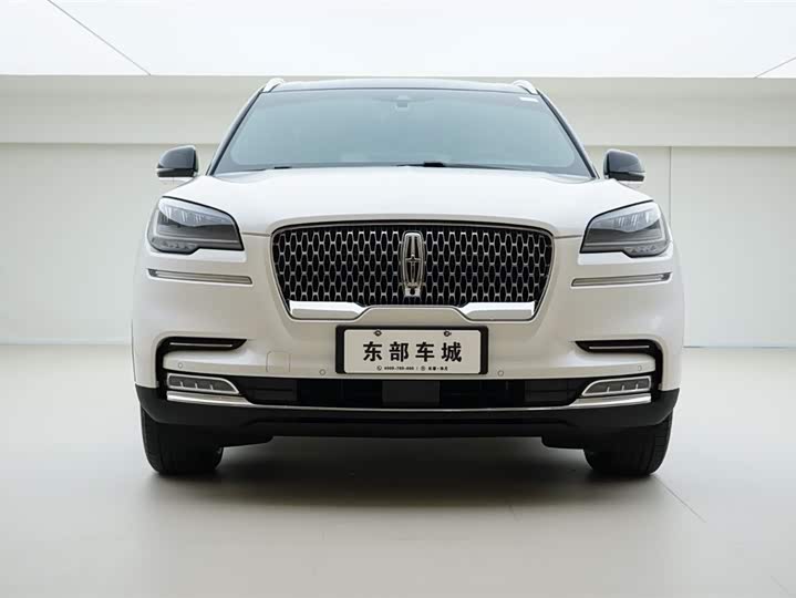 Фото 2 - Lincoln Aviator