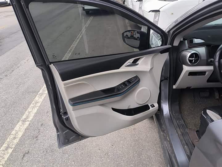 Фото 7 - BYD Yuan Pro