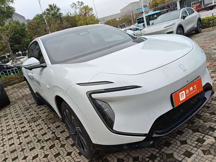 Фото 2 - Avatr 07