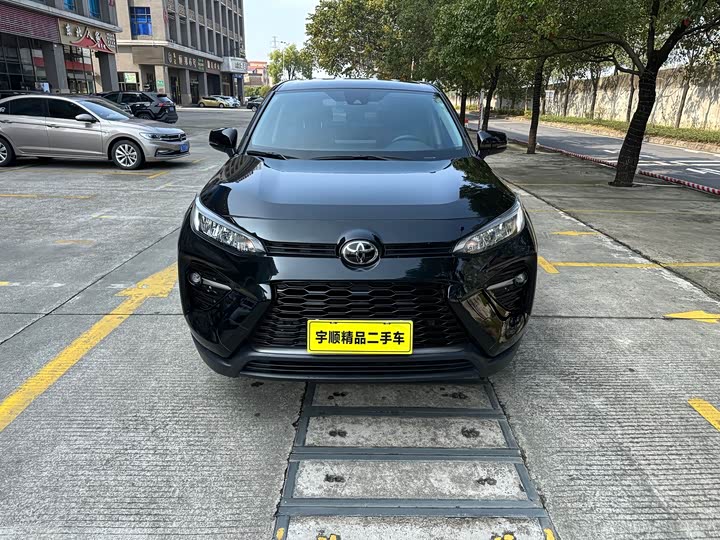 Photo 2 - Toyota Wildlander