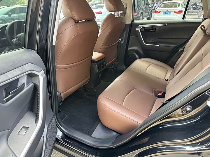 Photo 9 - Toyota Wildlander