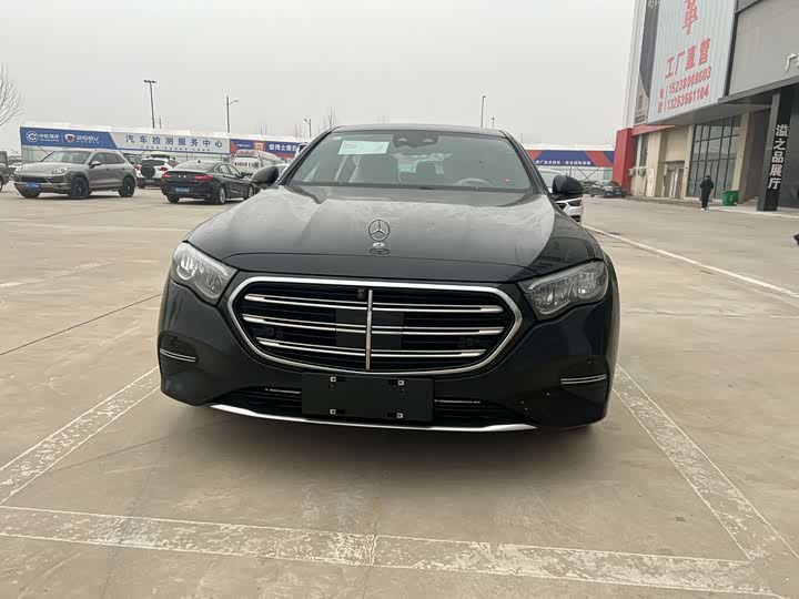 Фото 2 - Mercedes-Benz E-Class