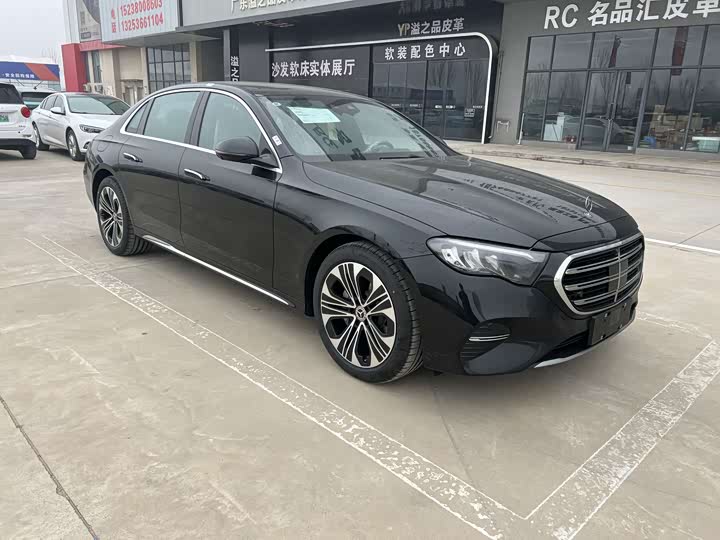 Фото 3 - Mercedes-Benz E-Class