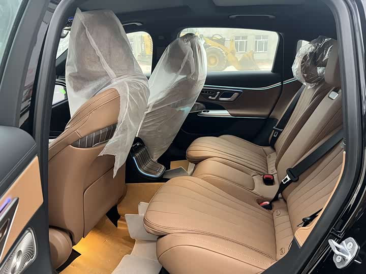 Фото 8 - Mercedes-Benz E-Class