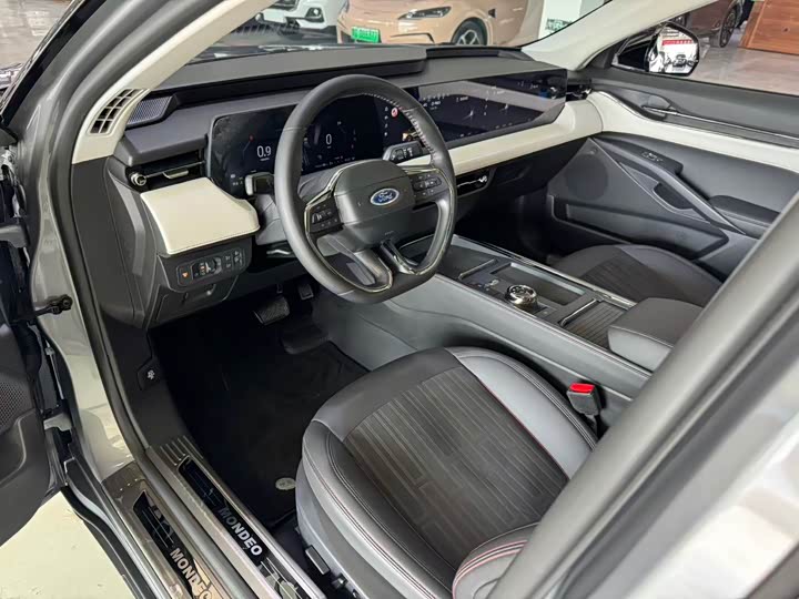 Фото 7 - Ford Mondeo