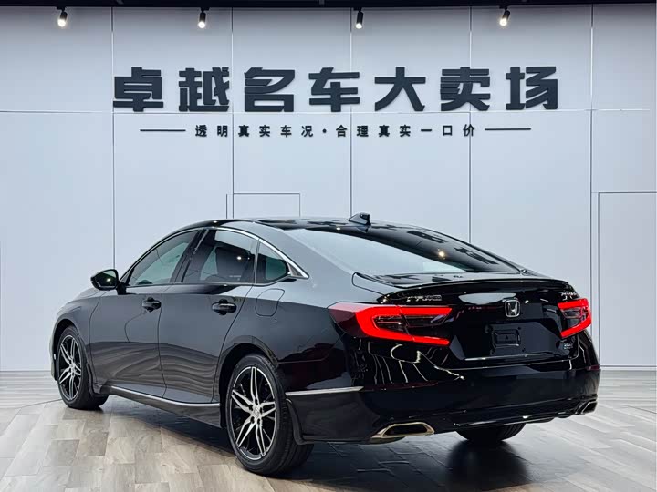 Фото 5 - Honda Accord