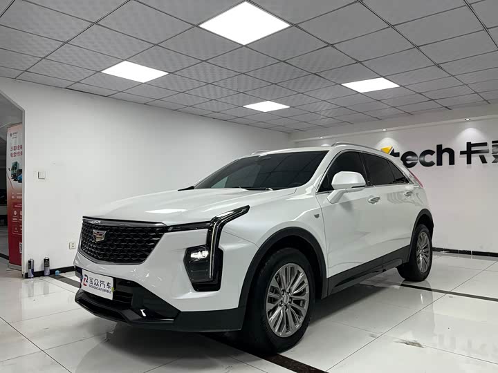 Фото 1 - Cadillac XT4