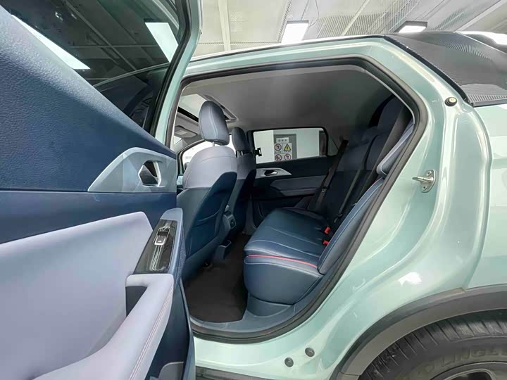 Фото 7 - Geely Geometry E Firefly