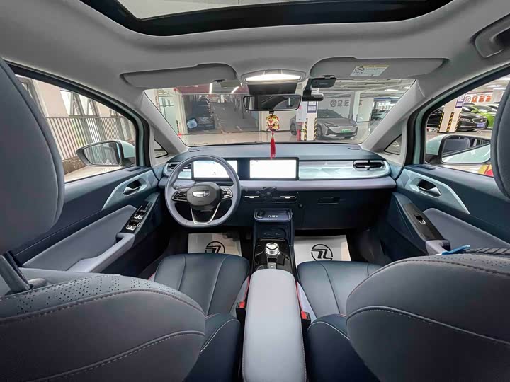 Фото 9 - Geely Geometry E Firefly