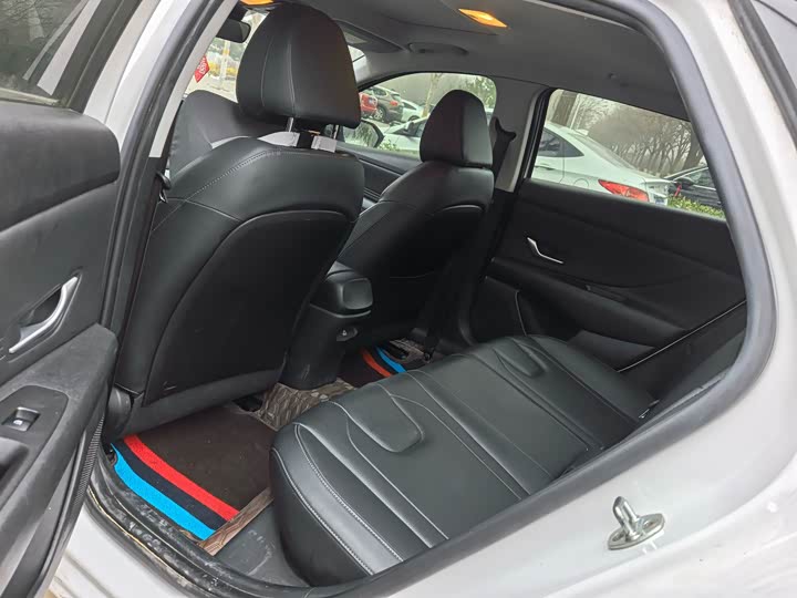 Фото 3 - Hyundai Elantra N line