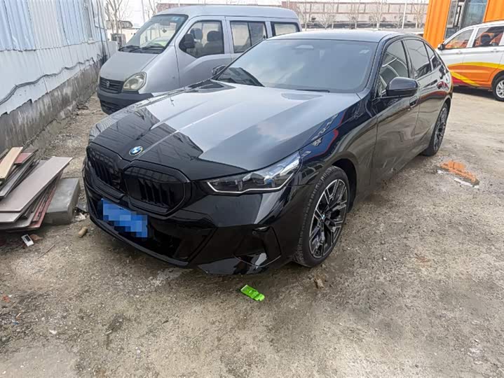 Фото 1 - BMW 5 Series