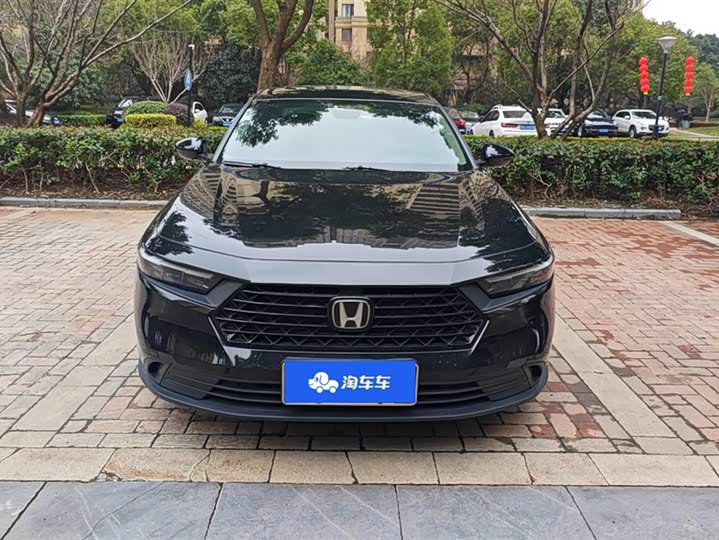 Фото 2 - Honda Accord