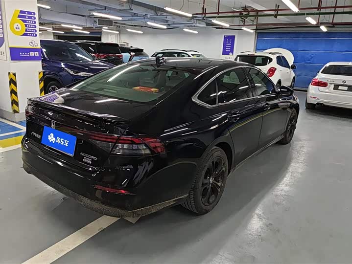 Фото 3 - Honda Accord