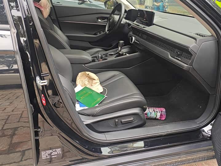 Фото 8 - Honda Accord