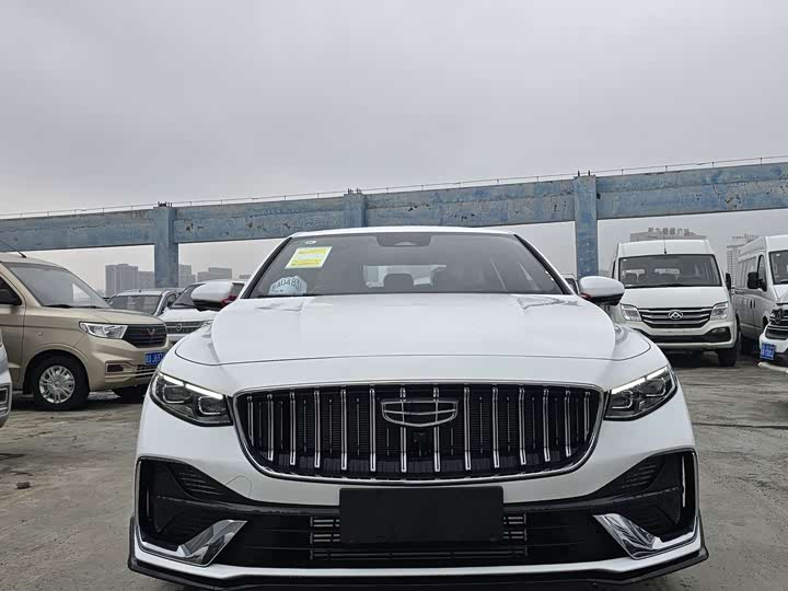 Фото 2 - Geely Preface