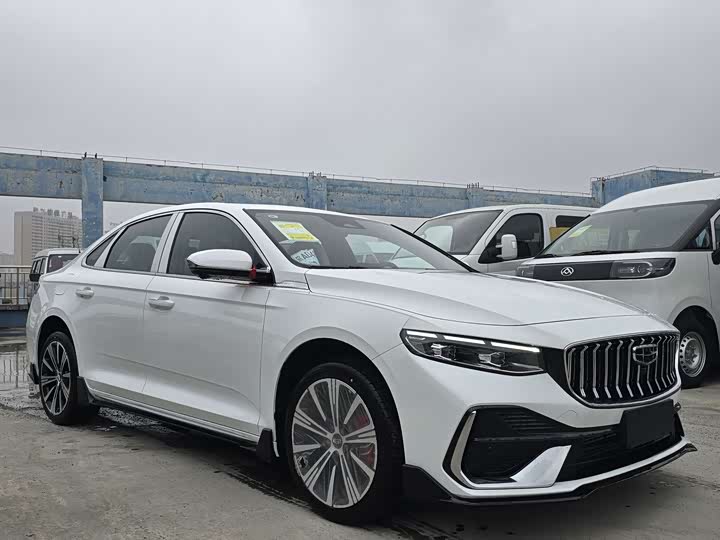 Фото 3 - Geely Preface