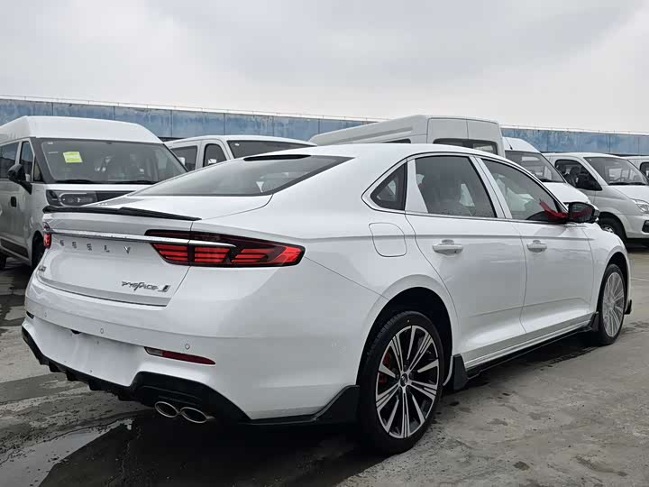 Фото 4 - Geely Preface