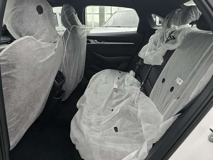 Фото 8 - Geely Preface