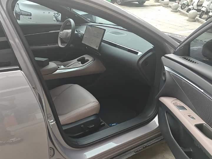 Фото 7 - XPeng Mona M03