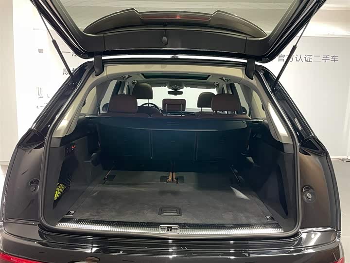 Фото 9 - Audi Q7