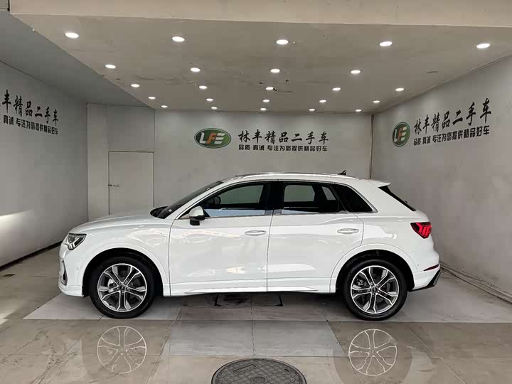Фото 4 - Audi Q3