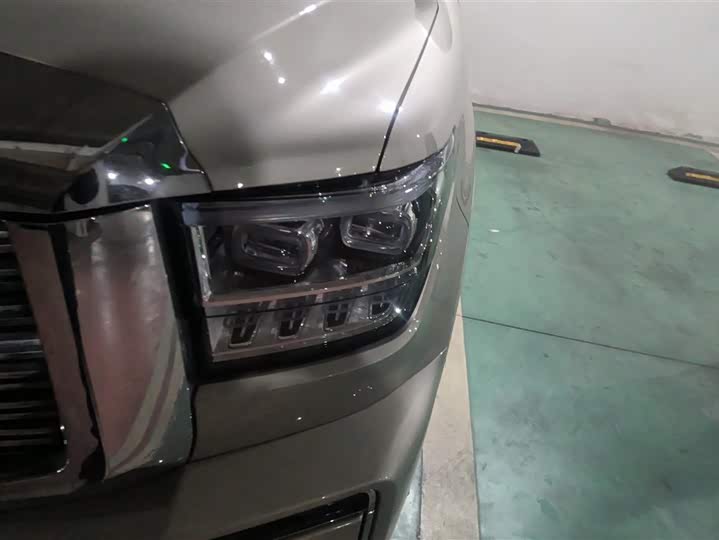 Фото 5 - Tank 500 Hybrid