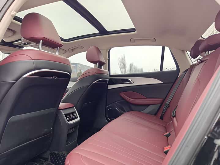 Фото 6 - Hongqi H5