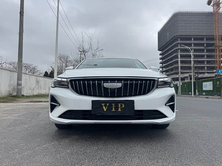 Фото 2 - Geely Emgrand