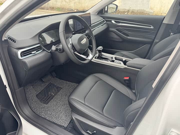 Фото 4 - Geely Emgrand