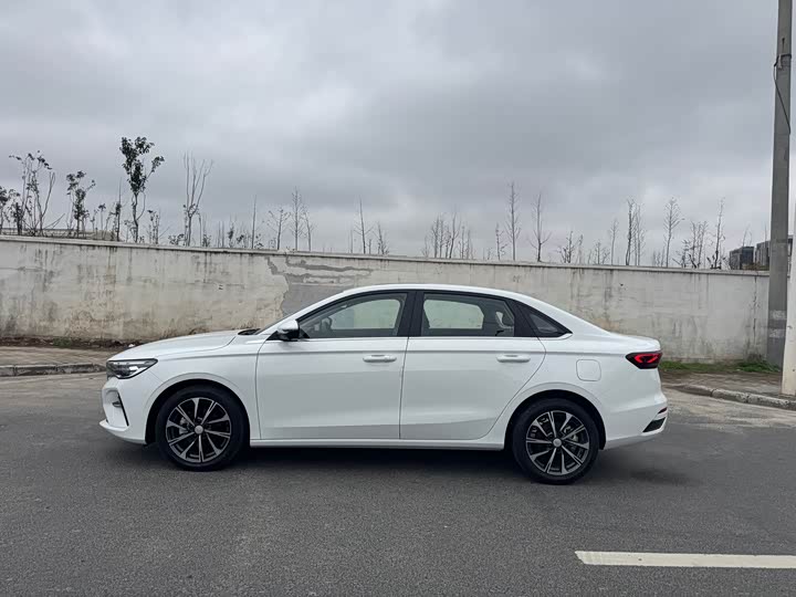 Фото 9 - Geely Emgrand