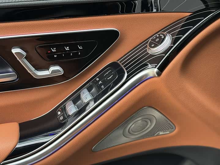 Фото 4 - Mercedes-Benz S-Class