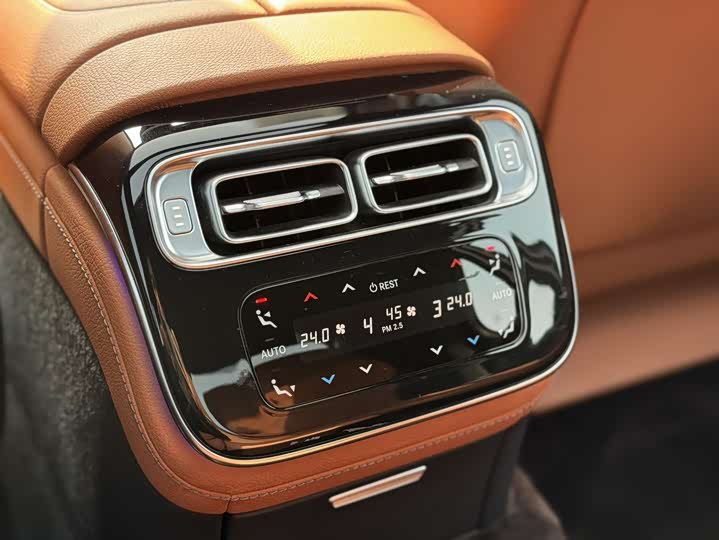 Фото 6 - Mercedes-Benz S-Class