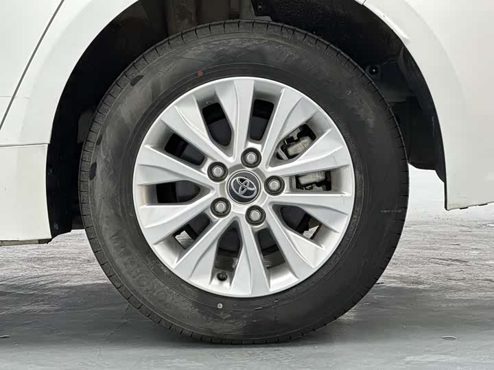 Фото 9 - Toyota Corolla