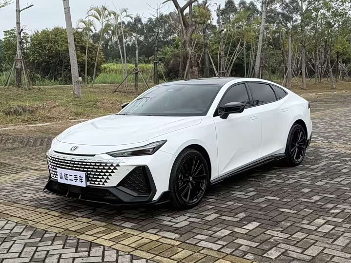 Фото 1 - Changan UNI-V